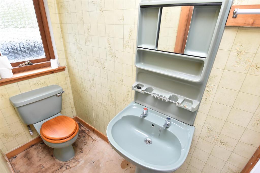 En suite shower room.jpg