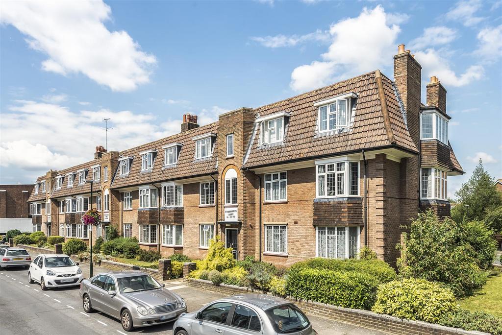 The Barons, St Margarets Village 2 bed apartment £499,950