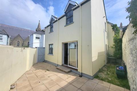 8 bedroom property for sale, South Parade, Tenby, Pembrokeshire. SA70