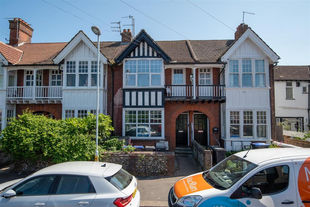 Pavilion Road, Worthing 2 bed flat for sale £240,000