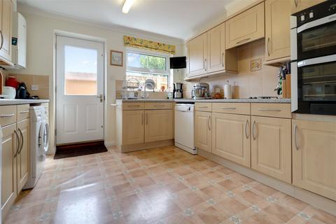 15 Francis Drive, Westward Ho, Bideford, EX39 1XE