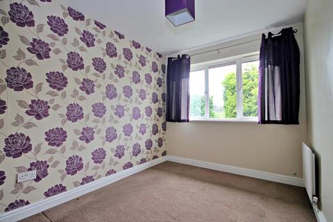 8 Caister, Amington, Tamworth, B77 3QB