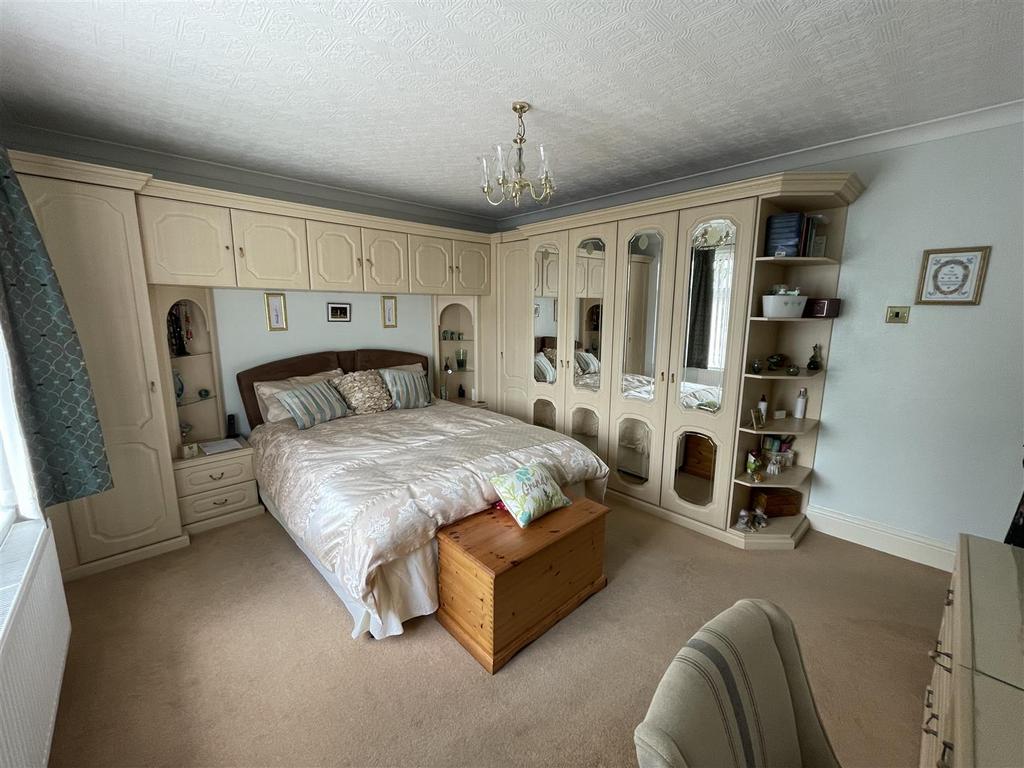 Bedroom 1: