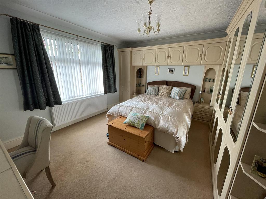 Bedroom 1:
