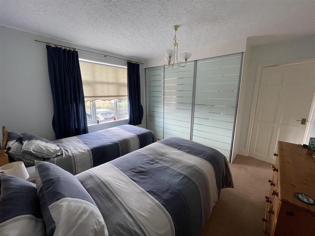 Bedroom 2: