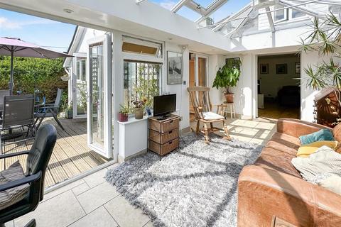 4 bedroom semi-detached bungalow for sale - Falmouth