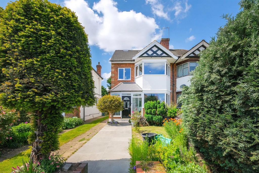 Lorne Gardens, Wanstead 4 bed semidetached house for sale £950,000