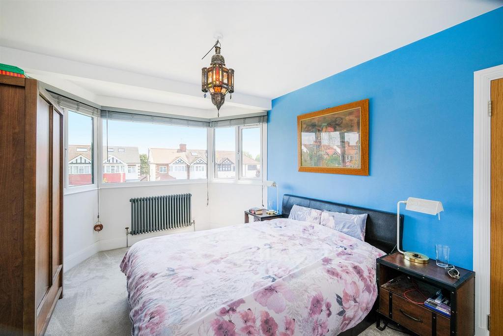 13 Lorne Gardens-20 resized.jpg