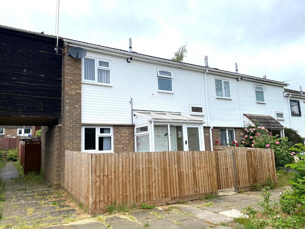 Sidebrook Court, Thorplands, Northampton NN3 3 bed terraced house for sale £220,000