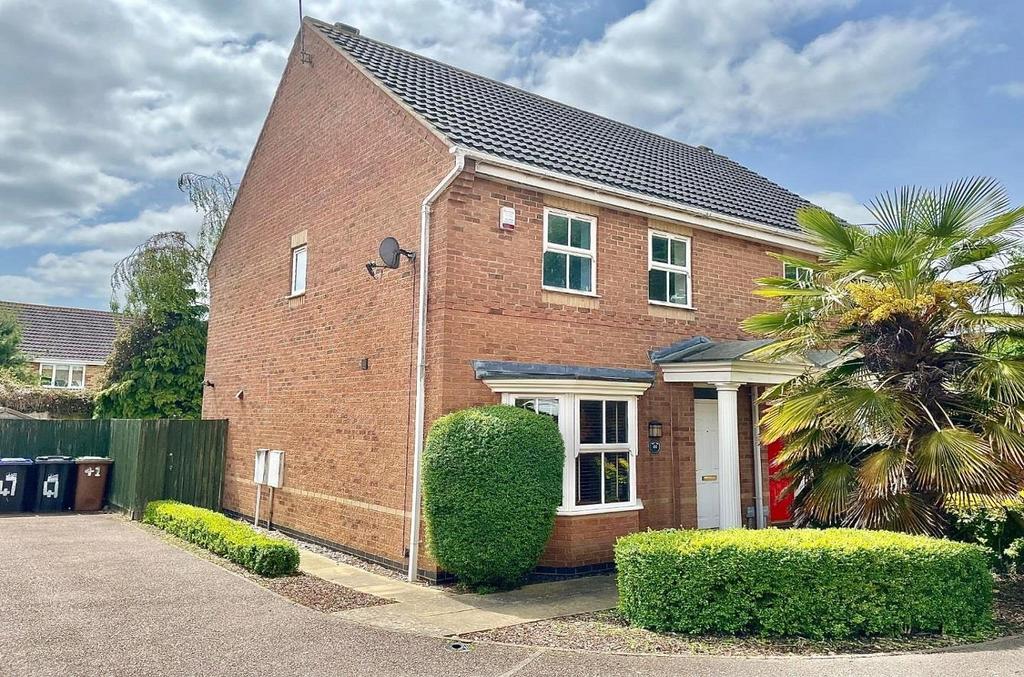 Ryngwell Close, Brixworth... 3 bed semidetached house £270,000