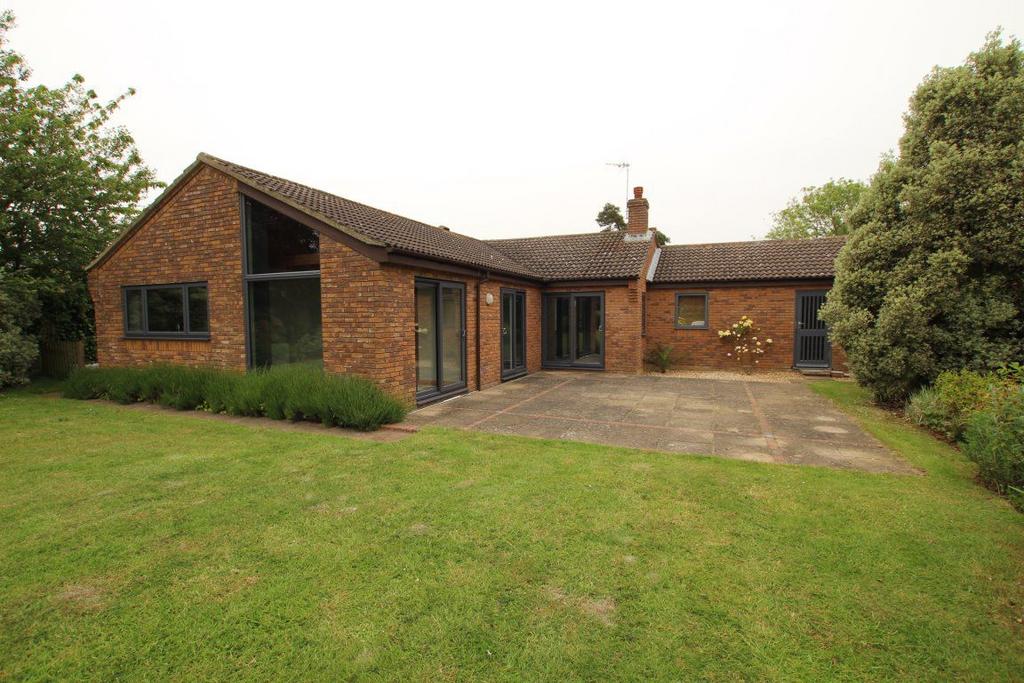 Rockland St Mary 4 bed bungalow to rent £1,550 pcm (£358 pw)