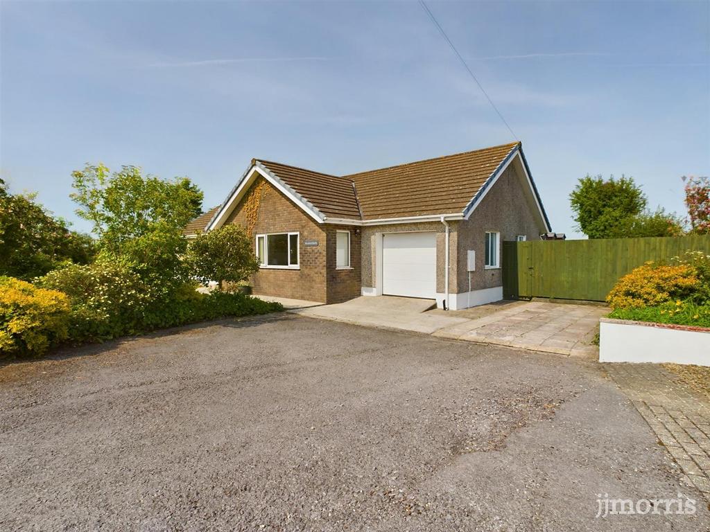 Nursery Close, Tavernspite, Whitland 3 bed detached bungalow for sale