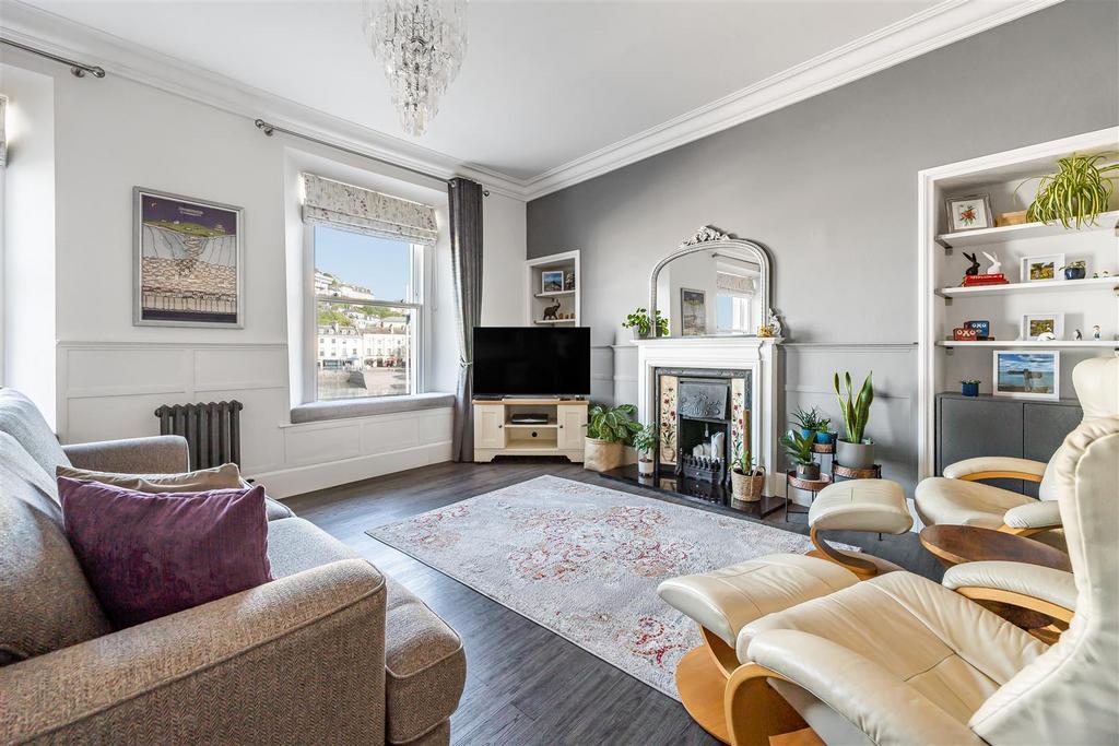 Victoria Parade, Torquay 3 bed apartment for sale £425,000