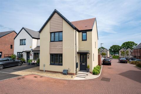 3 bedroom detached house for sale - Potter Street, Old St. Mellons, Cardiff
