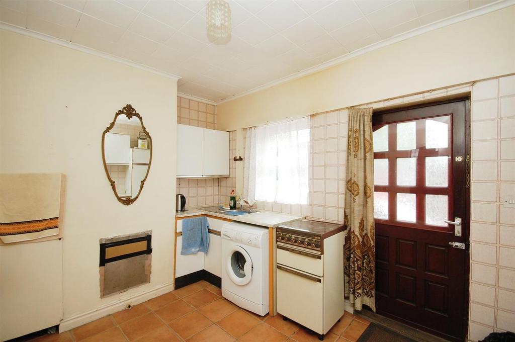 6middlerow KITCHENVIEW2.JPG