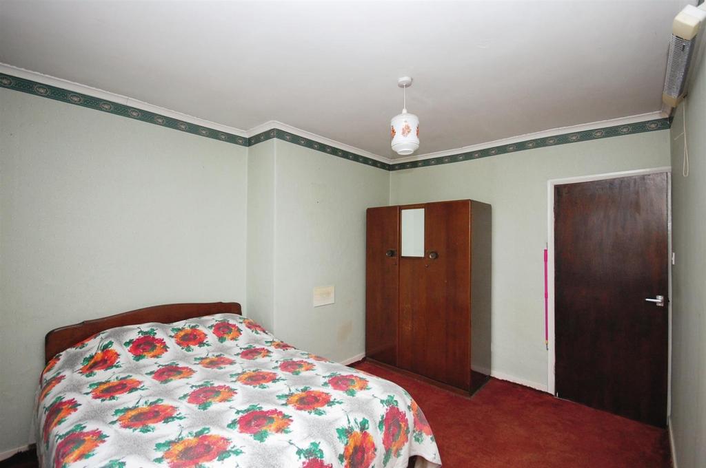 6middlerow BEDROOM1 VIEW2.JPG