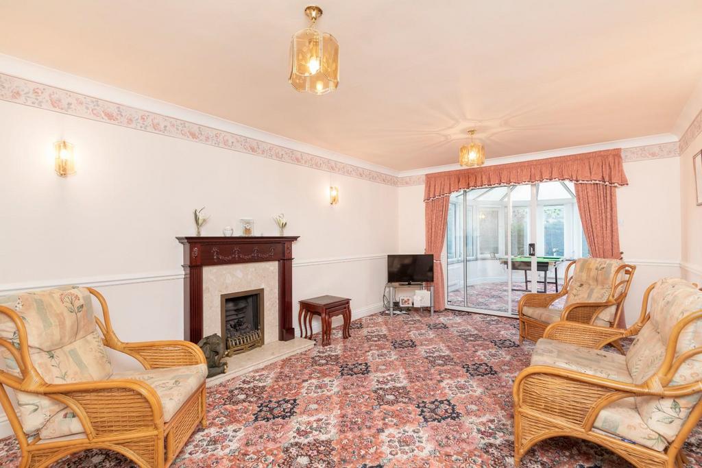 Meadow Court, Sandy Lane, Bradford 4 bed detached house £385,000