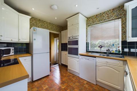 25 Hackness Drive, Scarborough, YO12 5SB