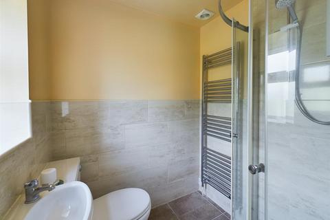 25 Hackness Drive, Scarborough, YO12 5SB