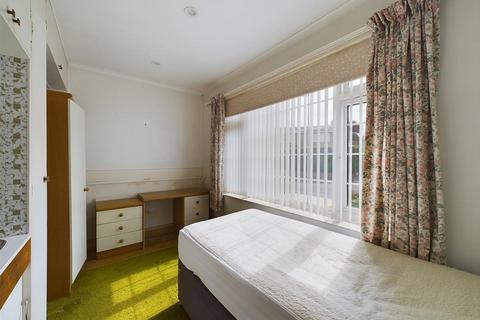 25 Hackness Drive, Scarborough, YO12 5SB