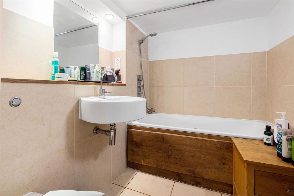 Bathroom, Kingsway Square, Battersea