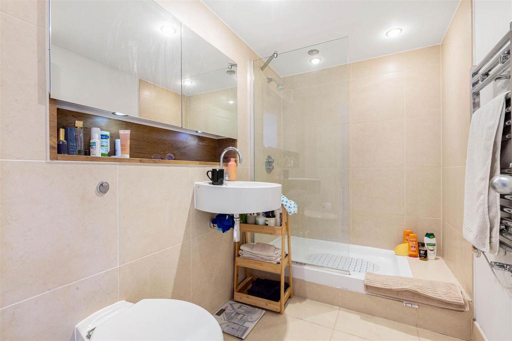 Ensuite, Kingsway Square, Battersea