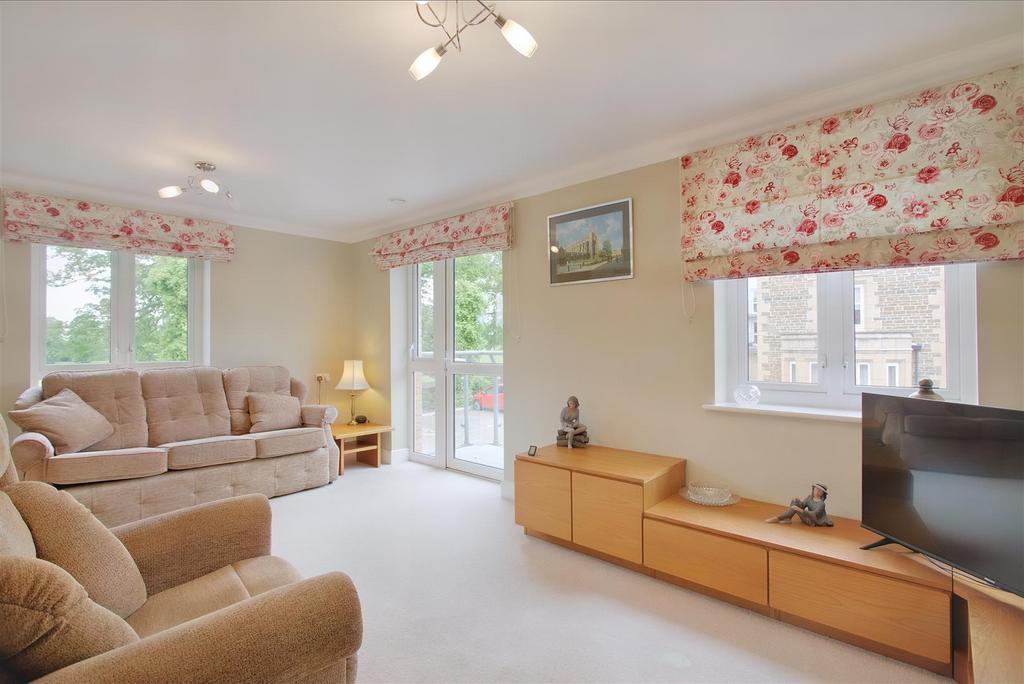 8552785-interior01.JPG