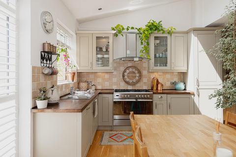 22 Sandringham Road, Worcester Park, KT4 8XW