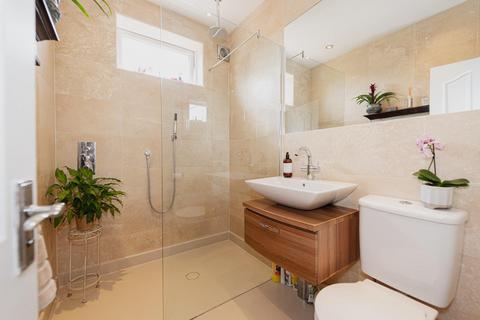 22 Sandringham Road, Worcester Park, KT4 8XW