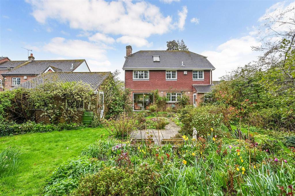 Grenehurst Way, Petersfield 4 bed detached house for sale £875,000