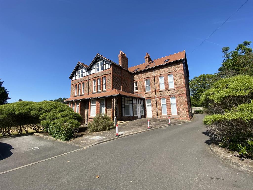 Merrilocks Road, Blundellsands 3 bed apartment for sale £250,000