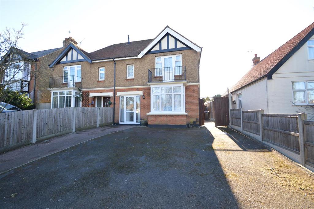 Sutton Road, Maidstone 3 bed semidetached house £1,300 pcm (£300 pw)
