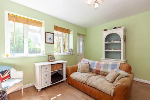 1 Frethern Close, Burford, OX18 4NY