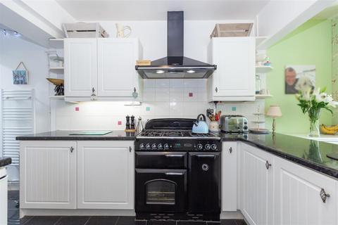1 Frethern Close, Burford, OX18 4NY