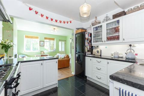 1 Frethern Close, Burford, OX18 4NY