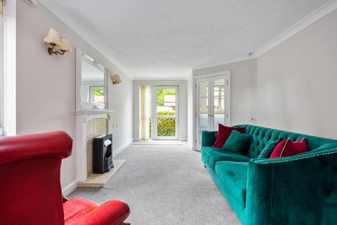 1 bedroom flat for sale - Archers Court, Salisbury