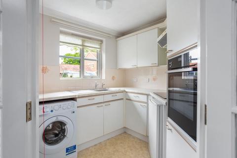 1 bedroom flat for sale - Archers Court, Salisbury