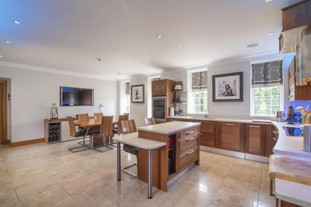 The Coachmans House, Dollarbeg, Dollar FK14 7LZ 6 bed detached house