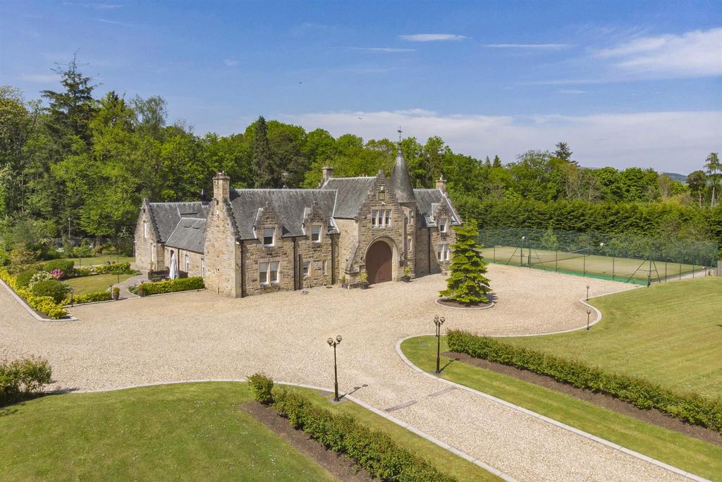 The Coachmans House, Dollarbeg, Dollar FK14 7LZ 6 bed detached house