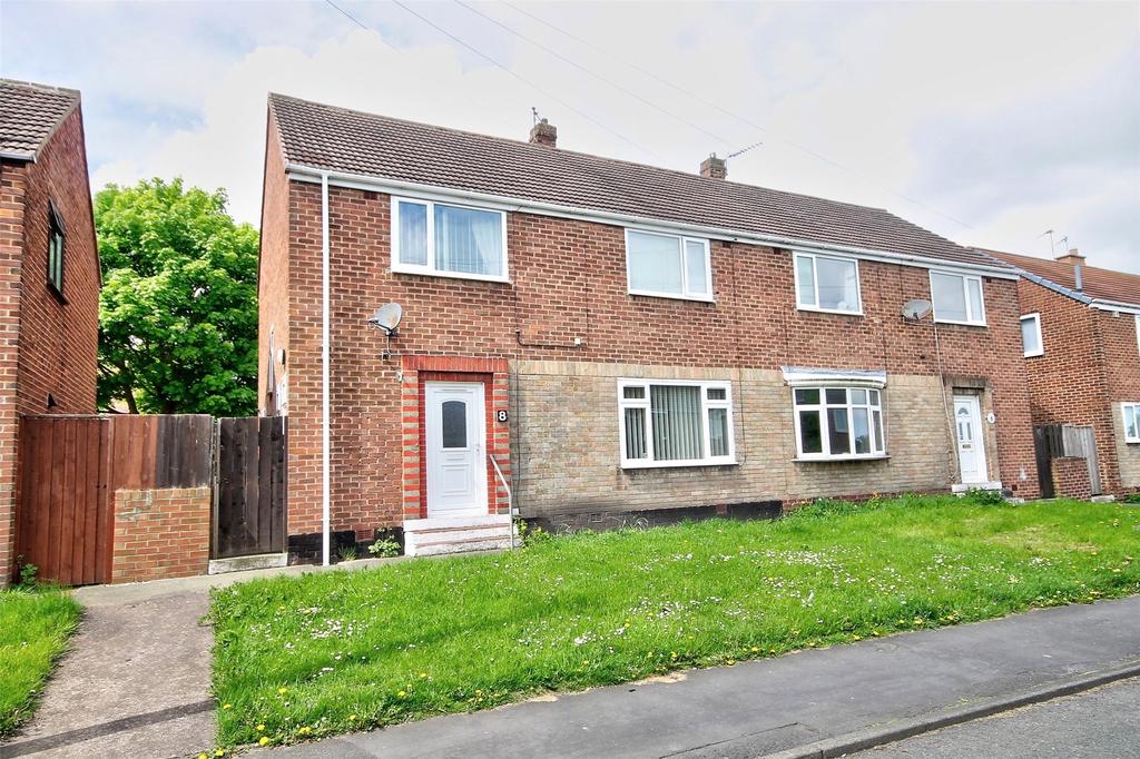 Cedar Avenue, Kimblesworth, Chester... 4 bed semidetached house £140,000