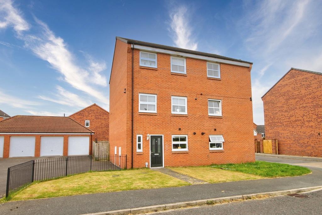 Paddock Lane, Darlington, DL2 4 bed semidetached house £159,950