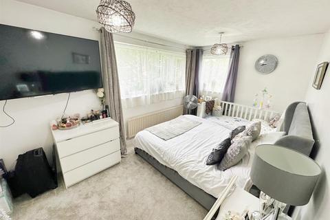 6 Abbotsfield, Eaglestone, Milton Keynes, MK6 5AB