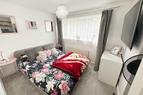 6 Abbotsfield, Eaglestone, Milton Keynes, MK6 5AB