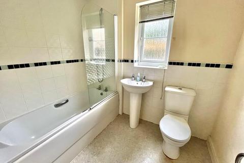 2 bedroom flat for sale, Peacock Place, Gainsborough, DN21 1GH
