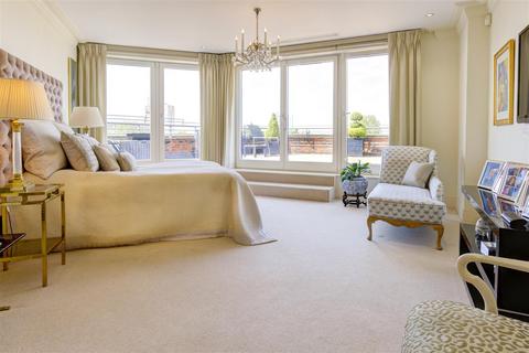 3 bedroom apartment for sale - West Heath Place, NW11
