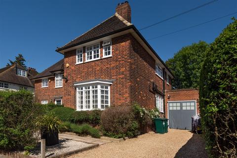 25 Deansway, London, N2 0NF