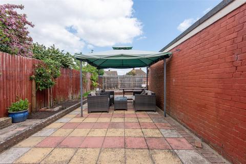6 Boxgrove, Goring By Sea, Worthing, BN12 6BL