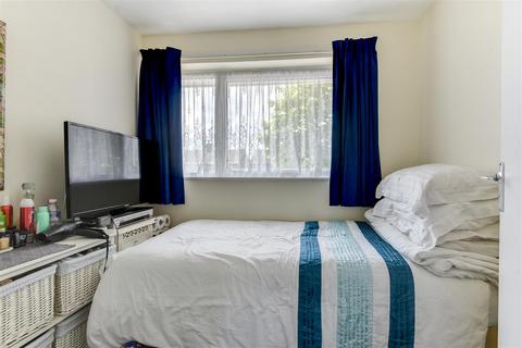 6 Boxgrove, Goring By Sea, Worthing, BN12 6BL