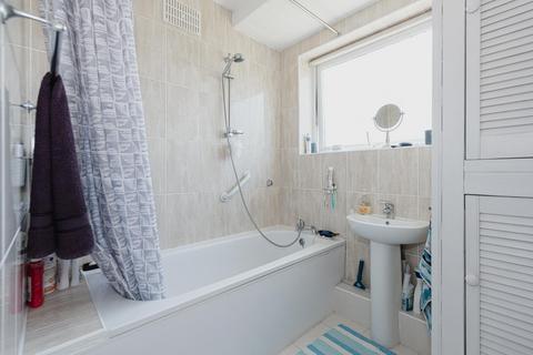 48 Tattenham Grove, Epsom, KT18 5QP