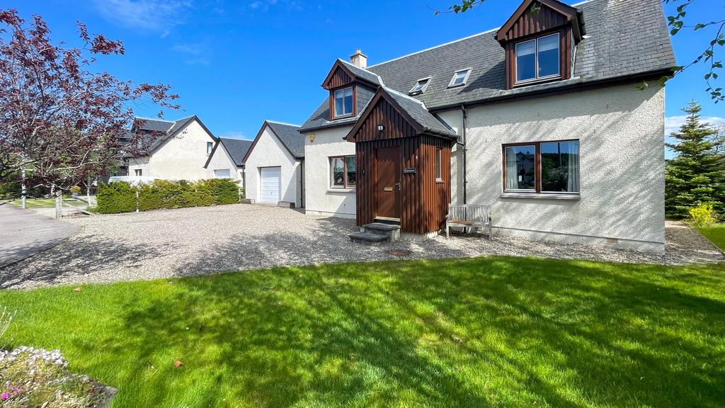 Dalmore Road, Carrbridge 4 bed detached house for sale £470,000